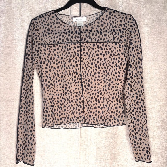 Kirious Tops - Kirious Los Angeles Cheetah Print Mesh Long Sleeve Crop‎ Top Womens Sz M